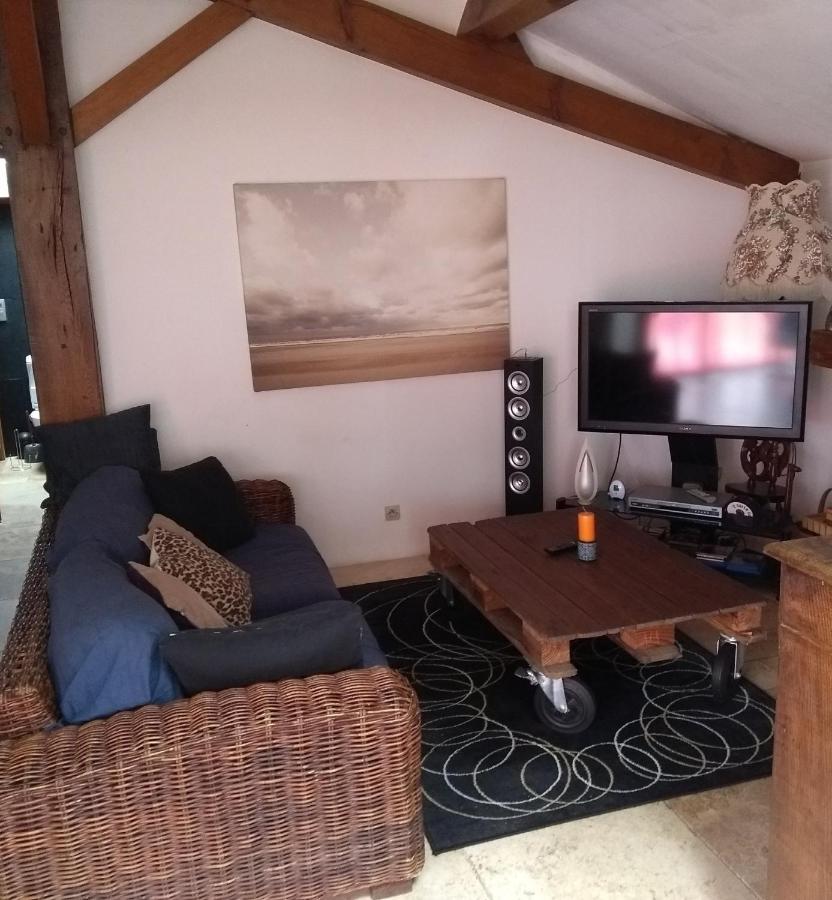 Maison confort avec cheminée , 2 chambres , sur un parc de 4000m2 arboré et clos Pissos Exterior foto